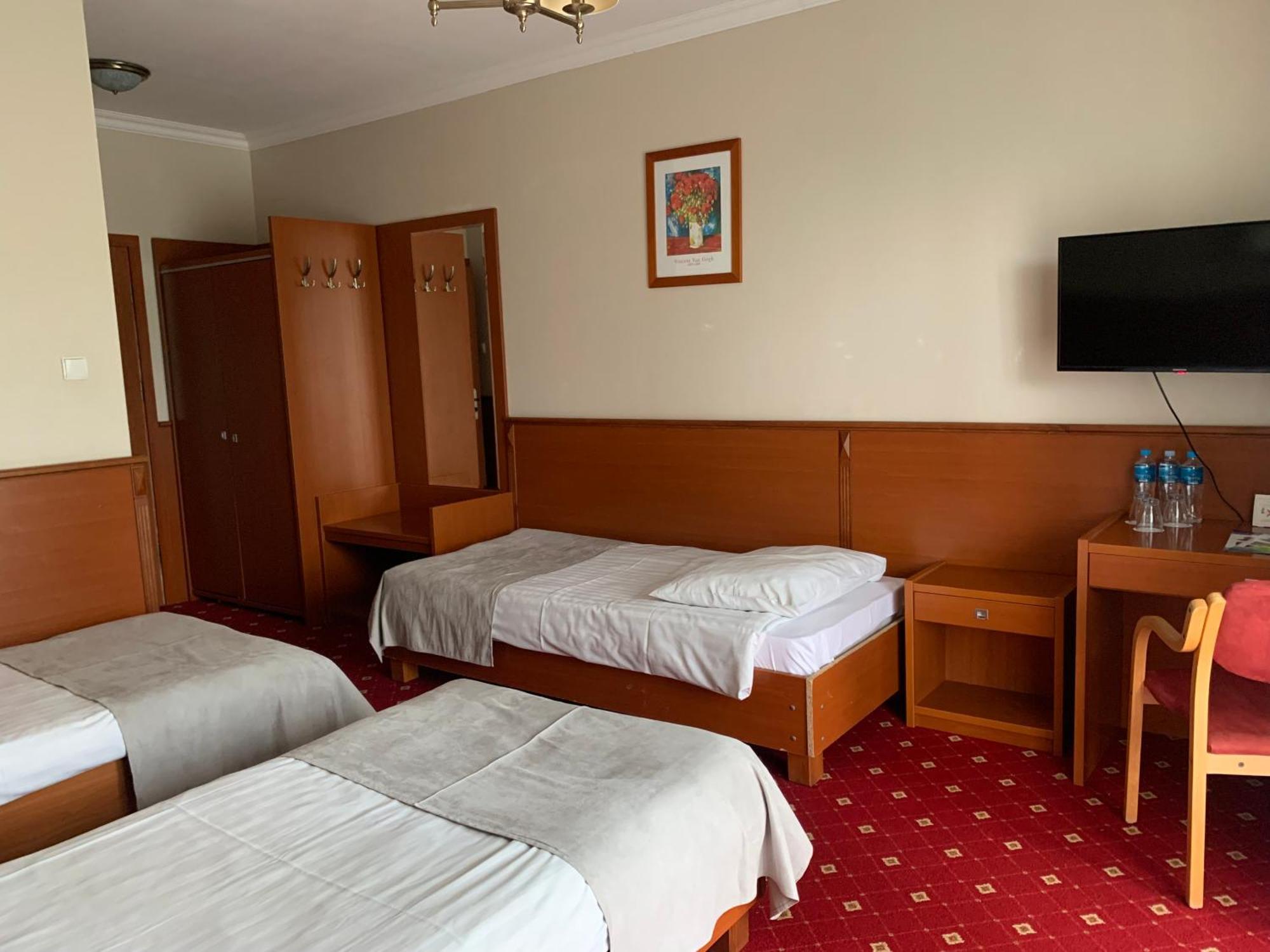 Hotel Albatros Serwy Buitenkant foto