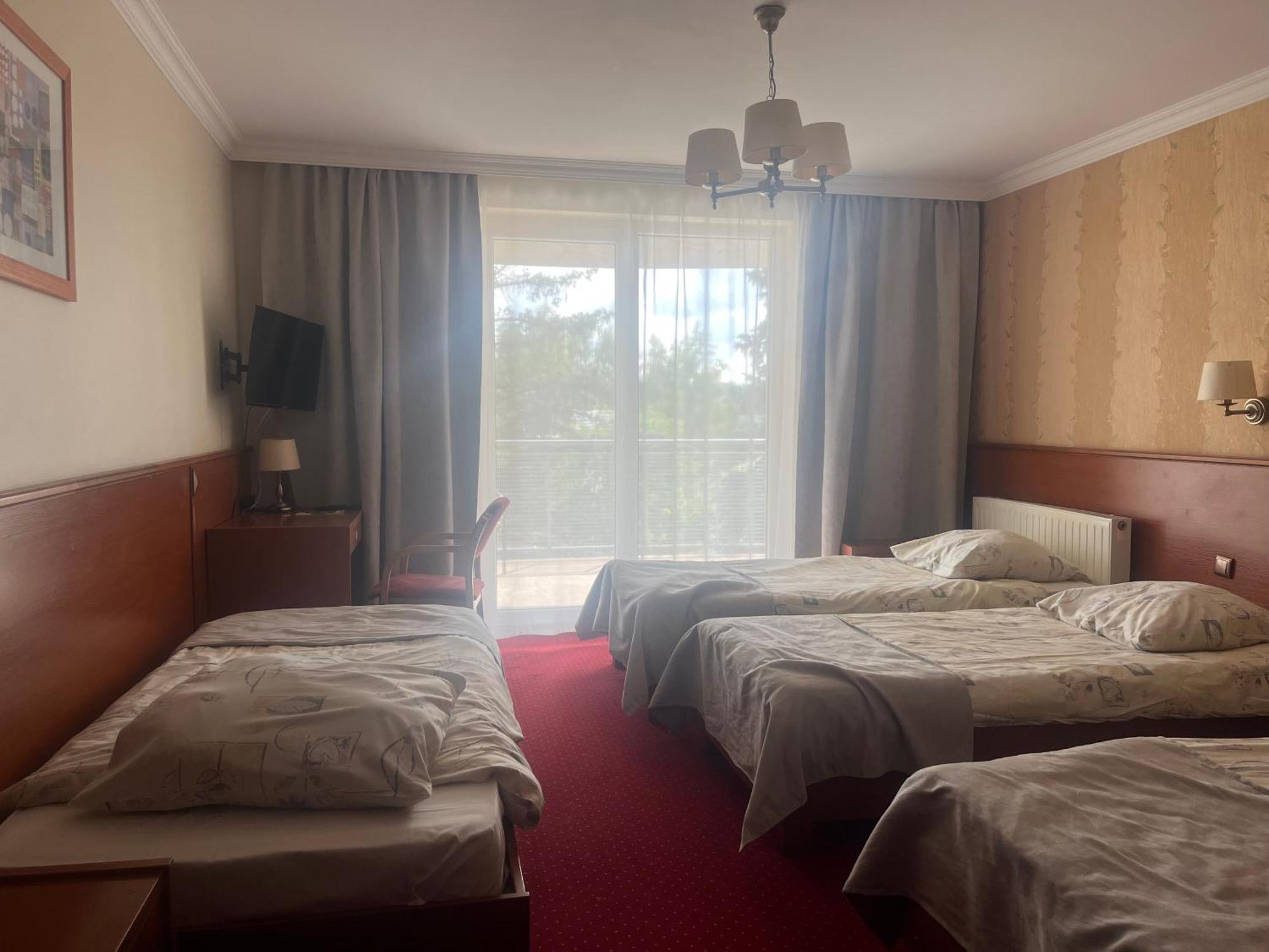 Hotel Albatros Serwy Buitenkant foto