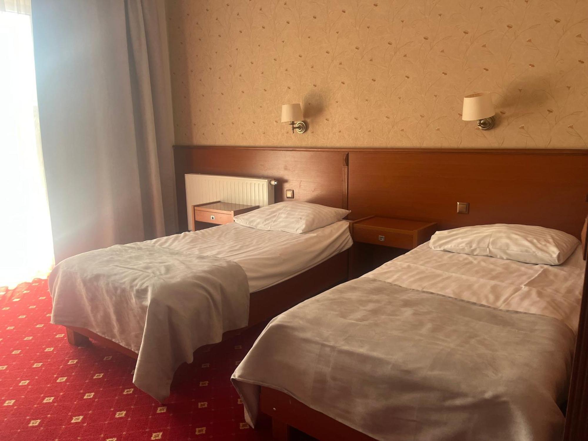 Hotel Albatros Serwy Buitenkant foto