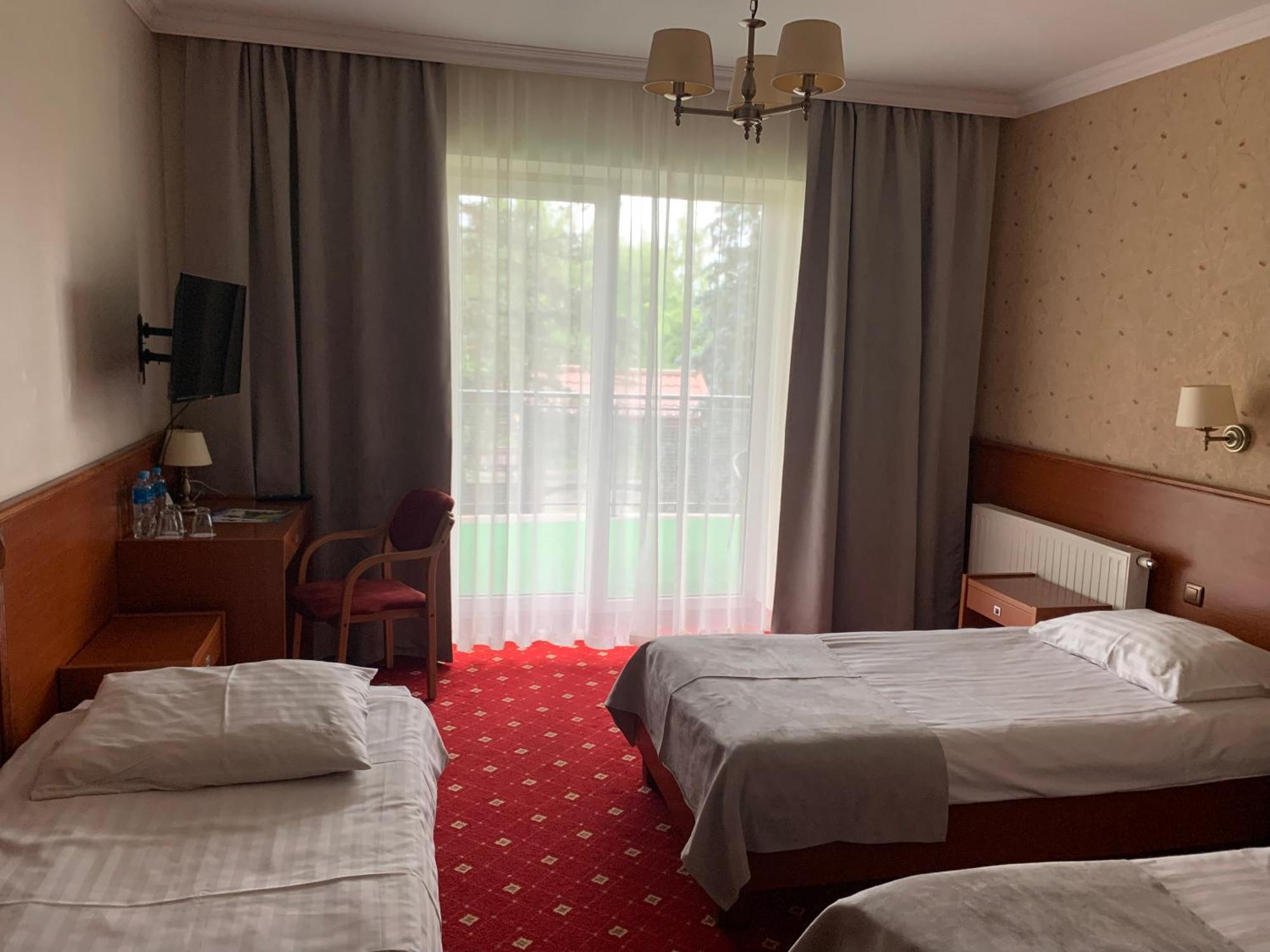 Hotel Albatros Serwy Buitenkant foto