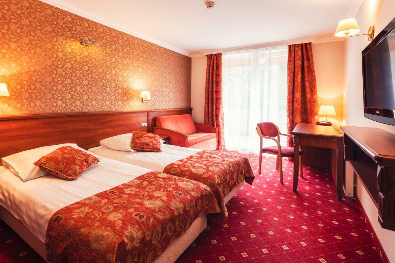Hotel Albatros Serwy Buitenkant foto