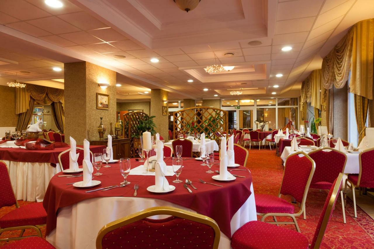 Hotel Albatros Serwy Buitenkant foto